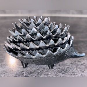 Vintage Nesting Hedgehog Ashtrays, Bosse Reproduction. Complete set of 6!